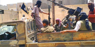  الشرعية تسلّم "القاعدة" سلاحا ثقيلا وقيادة المعركة في شقرة