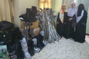 جمعية ذوي الاحتياجات الخاصة بعدن تتسلم كمية من المستلزمات والادوات الطبية