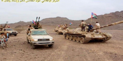 بالصور الانتقالي يدفع بتعزيزات عسكرية إلى أبين