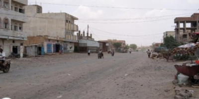 مليشيات الحوثي تعاوِد قصفها المدفعي على الأحياء السكنية في مدينة حَيْس 