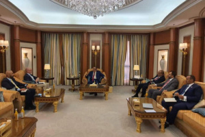 الخبجي يستقبل مسؤولين في بعثتي السويد وهولندا ويشدد على ضرورة اتخاذ موقف حازم إزاء خروقات الحكومة في أبين 