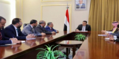 توافق بين الحكومة والإنتقالي لمعالجة قضايا المرتبات والمتقاعدين والمعلمين 