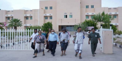  رئيس انتقالي حضرموت يزور مستشفى العزل والحميات الفيروسية بدوعن