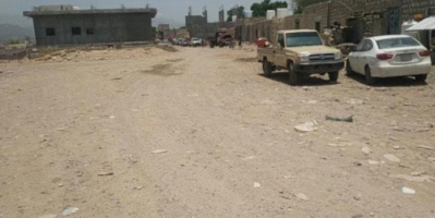 بدء تنفيذ مشروع رصف الشارع الخلفي بحبيل الجبر