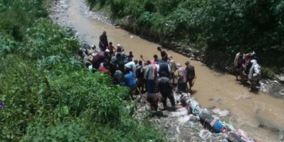 العثور على جثة آخر ضحايا حادثة سيارة الأب اليمني المفجوع