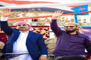  قيادي بالانتقالي للرئيس الزبيدي ونائبه:سيروا بخطى ثابته فمعكم شعب جبار