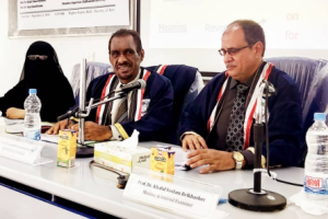 البرفيسور الجعدني يشارك في مناقشة رسالة ماجستير في جامعة حضرموت