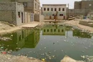  وضع حراسات امنية لاحواض مجاري الصرف الصحي بلحج