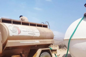 مؤسسة خليفة الإنسانية تروي ظمأ المناطق النائية في سقطرى