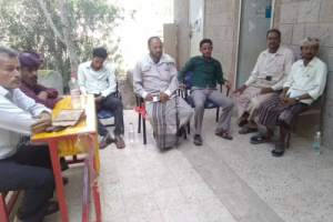 لقاء يجمع الحوتري بقائد المقاومة الجنوبية لمناقشة قضايا تعزيز العمل التنظيمي بالمحافظة