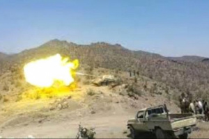 مدفعية القوات الجنوبية تنسف تعزيزات مليشيا لحوثي بقطاع الفاخر
