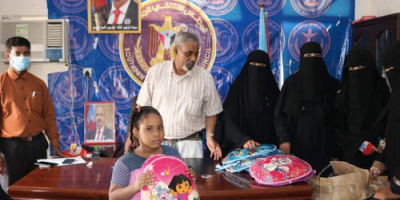 انتقالي حضرموت يدشن توزيع الحقيبة المدرسية على أطفال الأسر الأكثر احتياجا