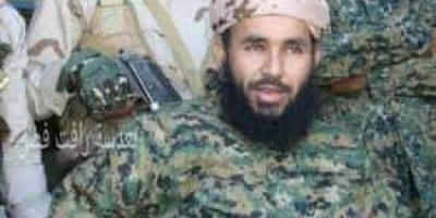 القائد العام لألوية المقاومة الجنوبية يعزي قائد اللواء الثاني عشر عمالقة