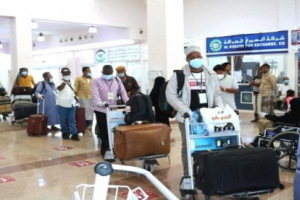  مطار سيئون الدولي يستقبل 52 عالقاً قادمين من شرق أفريقيا 