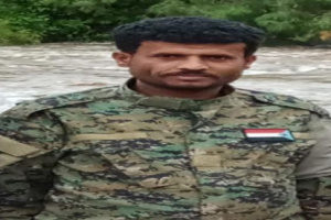 قائد سرية بجبهة أبين : مليشيا الإخوان تحاول وبشكل مستميت إسقاط مواقع القوات الجنوبية لاجتياح عدن