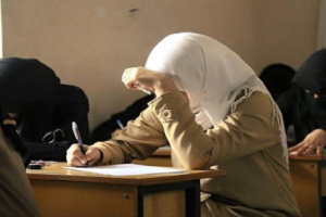 مليشيا الحوثي تجبر المعلمين على الرقابة والإشراف على إدارة الامتحانات دون مستحقات