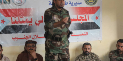 قائد الحزام الامني بمحور الصبيحة يزور جريح النقطة بمستشفى صابر بعدن