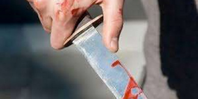 جريمة جديدة تهز صنعاء.. شاب يقتل والدته طعنا بالسكين