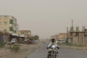 مليشيات الحوثي تقصف الأحياء السكنية في مدينة حيس بالقذائف المدفعية