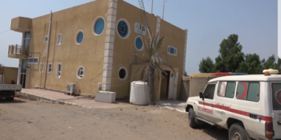ضمن سلسلة الإنتهاكات.. مليشيا الحوثي تستهدف مستشفى الدريهمي المكتظ بالمرضى