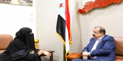  اللواء بن بريك يناقش مع القاضية منى صالح عدداً من الموضوعات المتعلقة بحقوق المرأة والطفل
