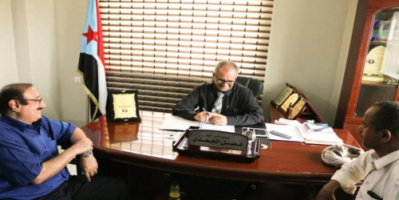 الجعدي يبحث مع رئيس لجنة الشؤون الخارجية في الجمعية الوطنية آليات التنسيق بين اللجنة والأمانة العامة