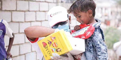  الهلال الاماراتي يتفقد اسر الشهداء بالمكلا ويقدم الرعاية الصحية للمناطق النائية 