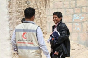 هلال الإمارات يوزع إغاثة في تريم ومواد شتوية في الضليعة بحضرموت