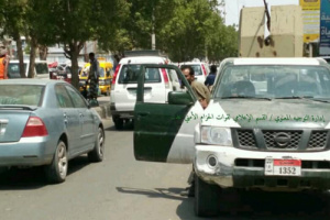 قوات الحزام الأمني تساند الشرطة في تنظيم وضبط المركبات المخالفة في البريقة