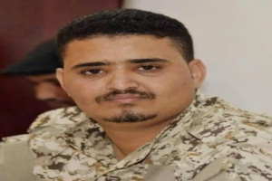 قائد اللواء 12 صاعقه يعزي فخامه الرئيس الزبيدي بوفاة نجل اخيه مالك