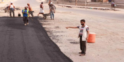 تواصل أعمال الصيانة الطارئة للطرق الرئيسية في لحج