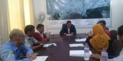 مدير مديرية المنصورة يبحث سبل تطوير الموارد مع الادارات الايرادية
