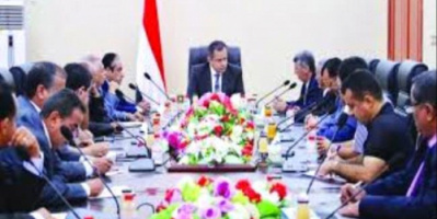 محلل سياسي : توجيهات الحكومة بمعالجة الكهرباء كشفت المعرقل الحقيقي لملف الخدمات