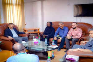لملس يطّلع على أبرز مشاريع وتدخلات برنامج الغذاء العالمي بالعاصمة عدن