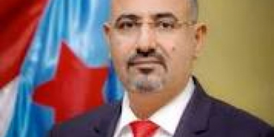 الرئيس القائد عيدروس الزُبيدي يُعزّي العميد عبدالله الحوتري بوفاة شقيقه المناضل حيدرة الحوتري