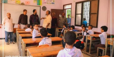 محلي الشيخ عثمان ومكتب التربية يدشنان العام الدراسي الجديد بعدد من مدارس التعليم الأساسي