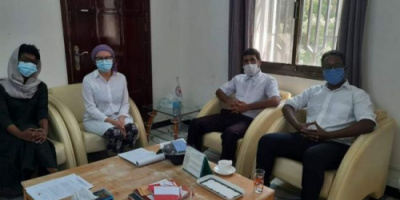 مفاوض ملف أسرى المقاومة الجنوبية والساحل الغربي يلتقي بمختصين من الصليب الأحمر بالعاصمة عدن