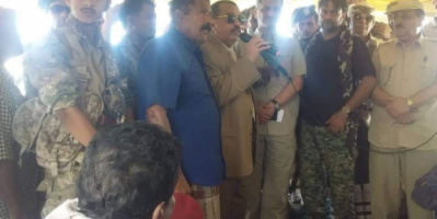 خلال زيارتهما لمخيم العسكريين الجنوبيين أمام مقر التحالف.. رئيس الجمعية الوطنية للانتقالي ومحافظ عدن يؤكدان على انفراجة قريبة لحل مطالب المعتصمين  