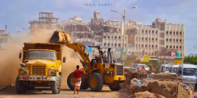 المحافظ لملس يوجة بإزالة الحواجز الترابية والخرسانية من الشوارع والنقاط