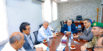 المحافظ لملس ونائب البنك المركزي يتفقان على إعادة فتح طريق العيدروس بكريتر