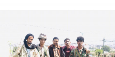 مواليي مليشيات الحوثي الإنقلابية يرغموا عشرات الشباب من مخلاف العود قسرا تعزيز للمليشيات بجبهة مارب