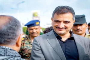 اليافعي للسلطة المحلية بعدن:أهدموا كل بناء عشوائي حتى وان كان برج