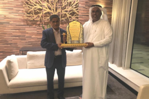 محافظ حضرموت يكرّم مؤسسة روابي الخير لتدخّلاتها في المجالات التنموية والإغاثية والاجتماعية 