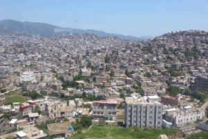 قيادي حوثي يستغل موظفي إب في الحشد للجبهات