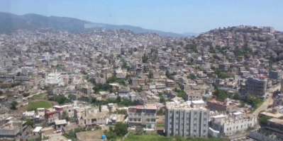 قيادي حوثي يستغل موظفي إب في الحشد للجبهات