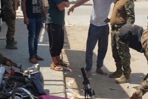 الحزام الأمني في قطاع المنصورة يُتلف عدداً من الدراجات النارية المخالفة لبيان إدارة الأمن والتحالف