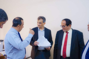 المحافظ لملس يزور هيئة الطيران المدني والارصاد ويؤكد الاهتمام بتحسين أداء وخدمات مطار عدن