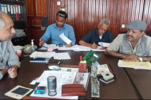 مدير البريقة يبحث مع قيادة مشروع الأشغال العامة احتياجات المديرية من المشاريع الخدمية   