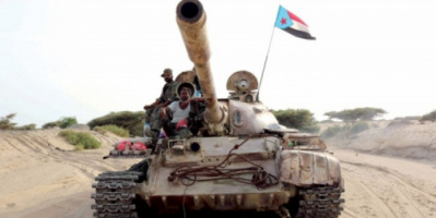 المدفعية الجنوبية تقصف مواقع حوثية بقطاع هجار