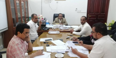 مدير عام خورمكسر يشدد على أهمية تفعيل تحصيل الإيرادات المالية للمديرية 
